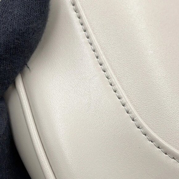 GUCCI Jackie Size Small Leather White 782849 - Picture 5 of 16